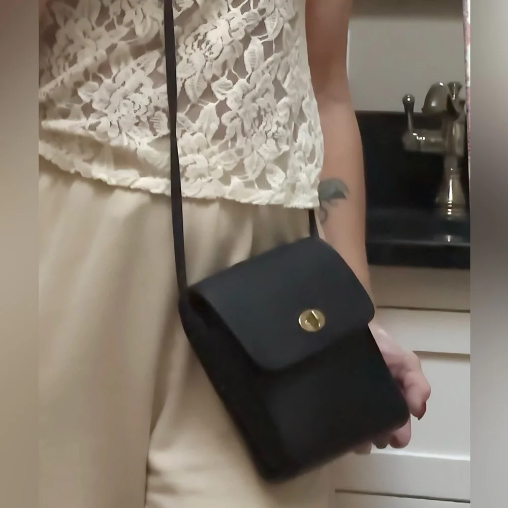 VINTAGE COACH BLACK SCOOTER SIDEPACK CROSSBODY BAG